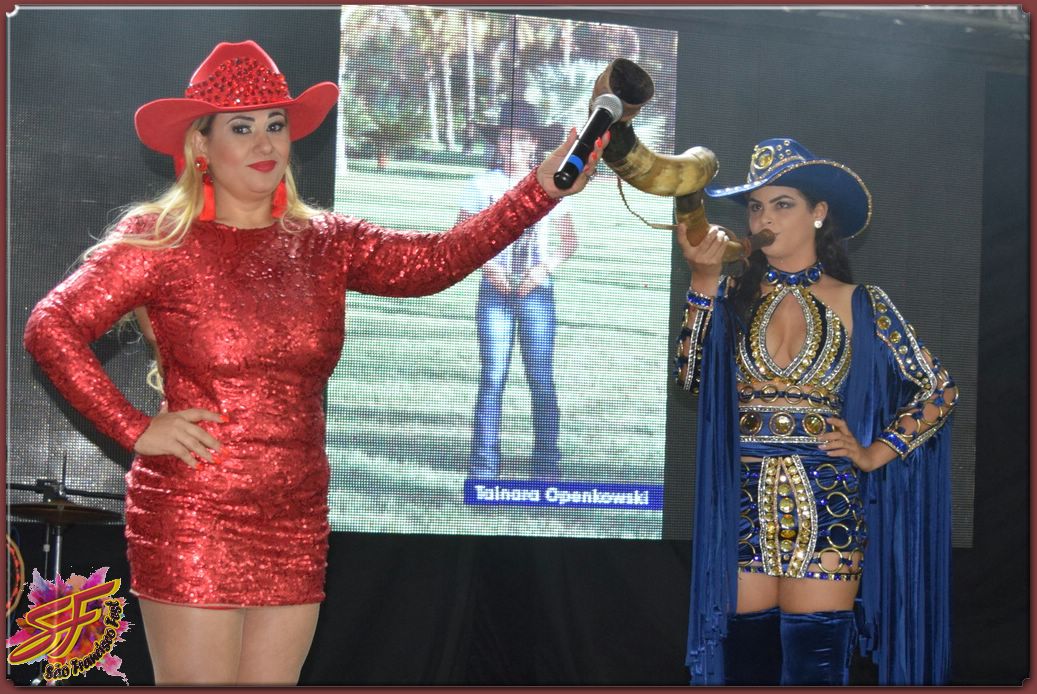 DESFILE DA RAINHA DA EXPOVALE 2019